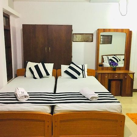 Aura City Hostel Anuradhapura Ngoại thất bức ảnh