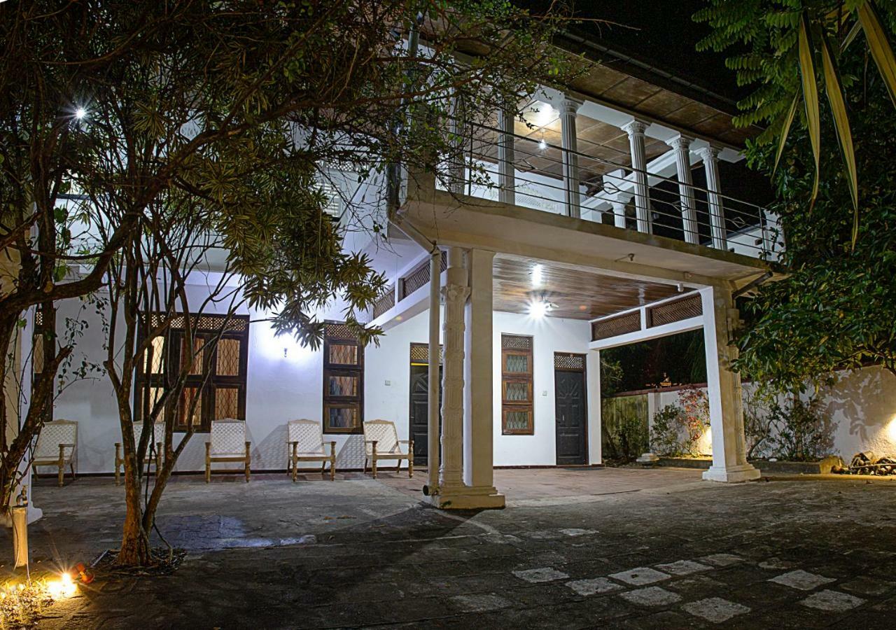 Aura City Hostel Anuradhapura Ngoại thất bức ảnh