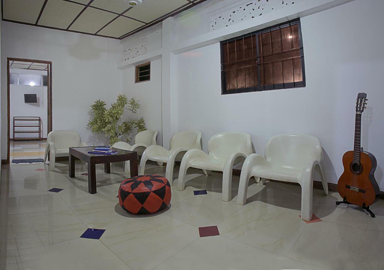 Aura City Hostel Anuradhapura Ngoại thất bức ảnh